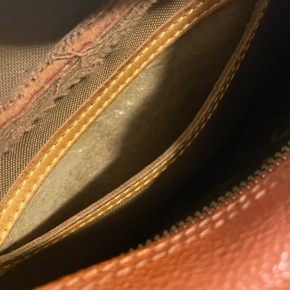 Used and selling as is. Louis Vuitton Cup 1995 needs repair - Picture 10 of 12